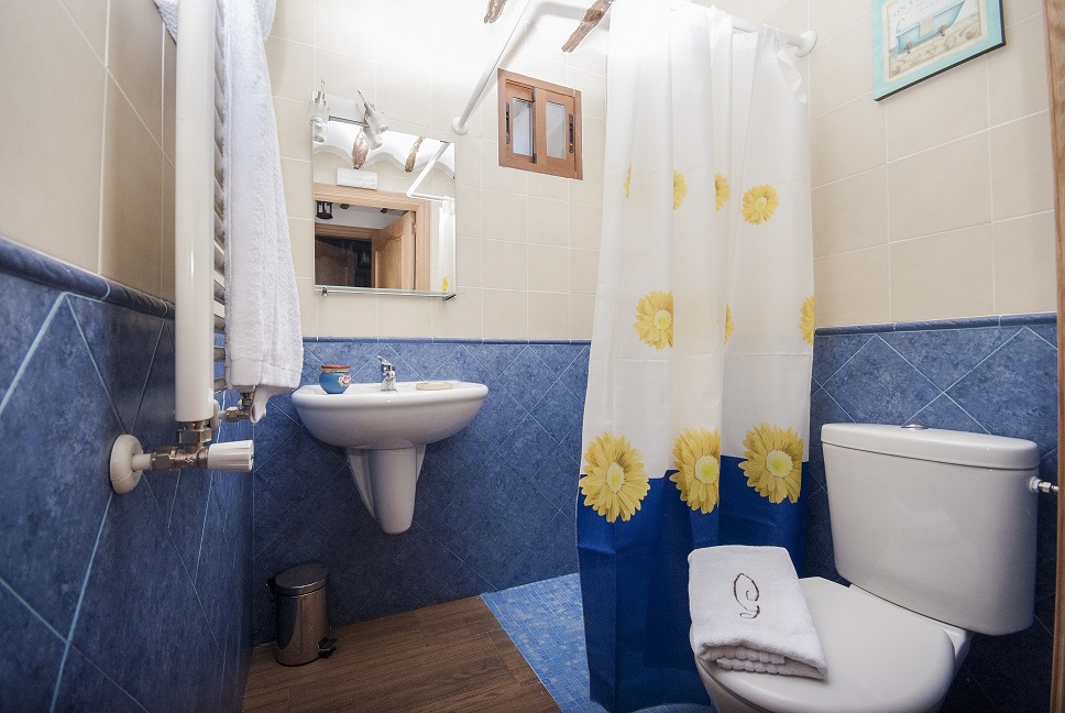 Vivienda Uso Turístico Los Garriolos - Planta Inferior - Baño Habitación matrimonio